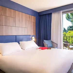 https://newhotel-bompard.fr-provencehotel.com